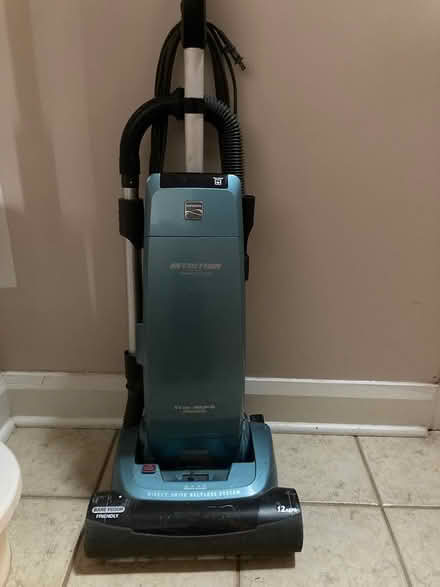 Photo of free Vacuum (Etobicoke Royal York and Bloor) #1