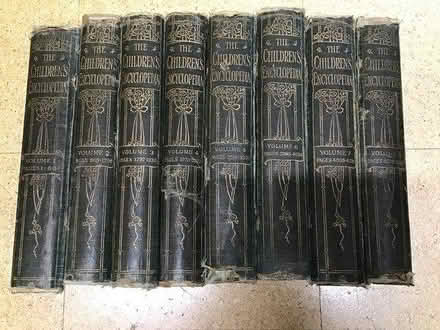 Photo of free Set 8 Arthur Mee Child Encyclopedia (CV22 Bilton) #3