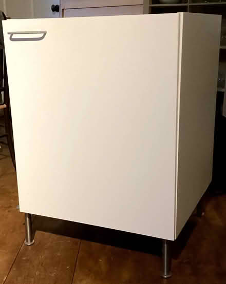 Photo of free Kitchen cupboard, floor-standing (Rodborough GL5) #2