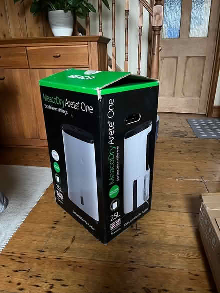 Photo of free Large, strong, empty box see photo (West Horsham) #2