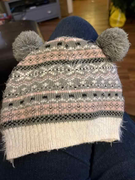 Photo of free Child’s hat age 3-6 (Emscote Mill CV34) #1