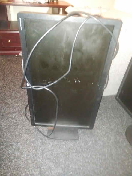 Photo of free Computer monitors and bits (Sighthill) #2