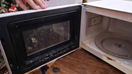 Photo of free microwave (E1) #1