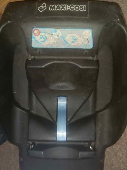 Photo of free Maxi-Cosi Easyfix isofix/seatbelt car seat base (Braintree CM7) #2