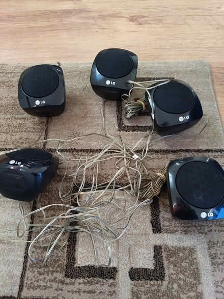 Photo of free LG mini speakers (Ewell KT19) #1
