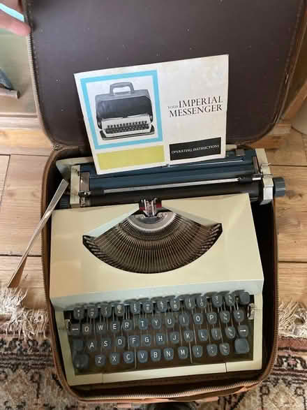 Photo of free Old manual type-writer (Oxlinch GL10) #1