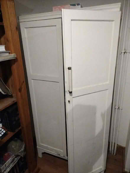 Photo of free Small wardrobe (High Town LU2) #3