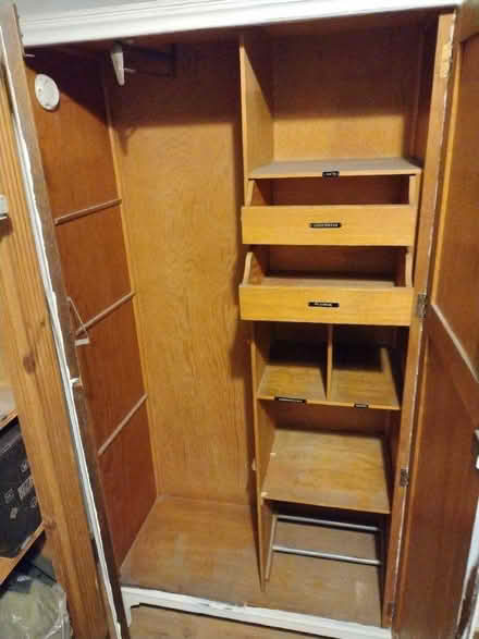 Photo of free Small wardrobe (High Town LU2) #2