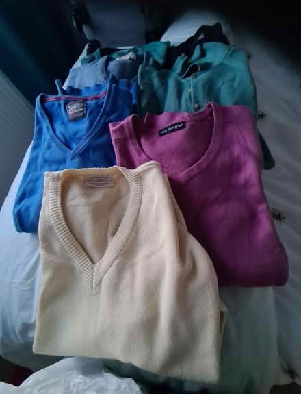 Photo of free 7× mens jumpers (Brambleside area NN16) #1