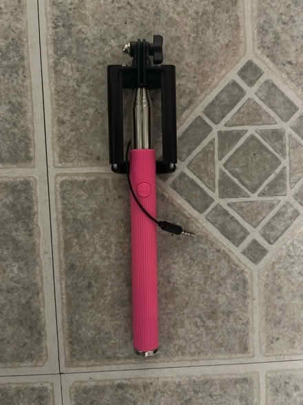 Photo of free Selfie stick (Sylmar) #1