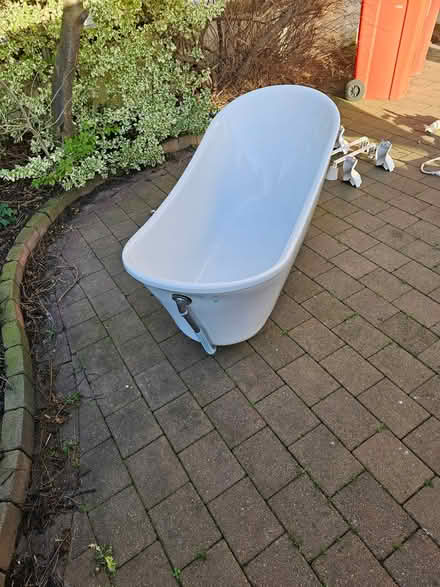 Photo of free Stand Alone bath. Perfect (Dublin. 9) #2