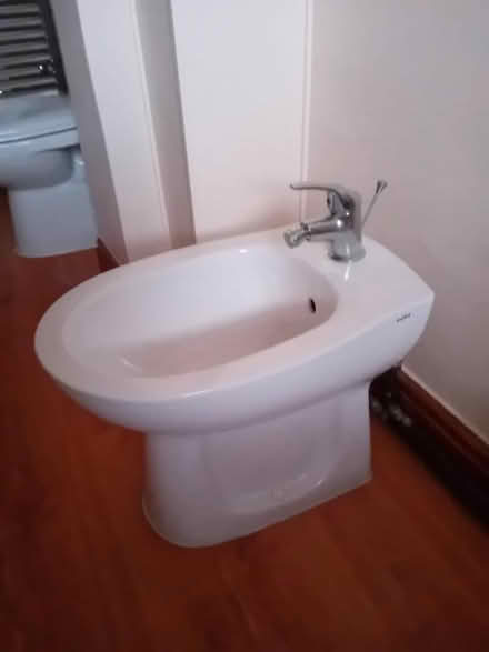 Photo of free Bathroom basin and bidet. (Highley WV16) #2