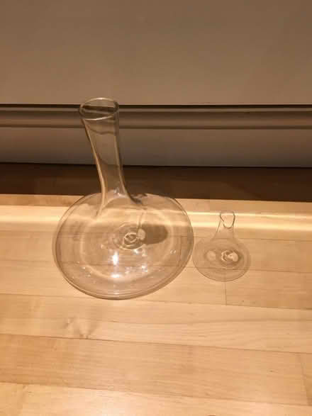 Photo of free Fine glass wine decanter (Kingston Gate KT2) #3