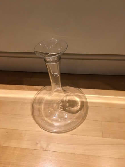 Photo of free Fine glass wine decanter (Kingston Gate KT2) #2