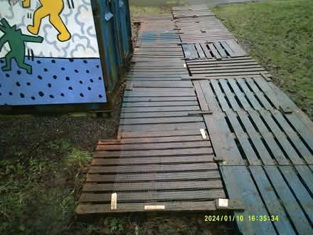 Photo of |CHickwire (AB15 - Mannofield area) #1