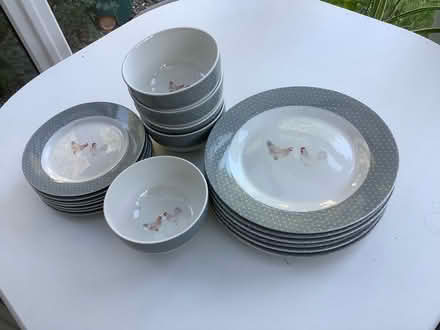 Photo of free China set (Knowl Hill, Reading RG10) #1