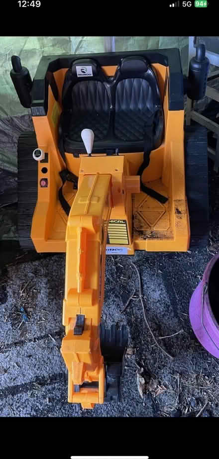 Photo of free Excavator/ Digger toy electric ride on - spare or repair (Halls Green CM19) #2