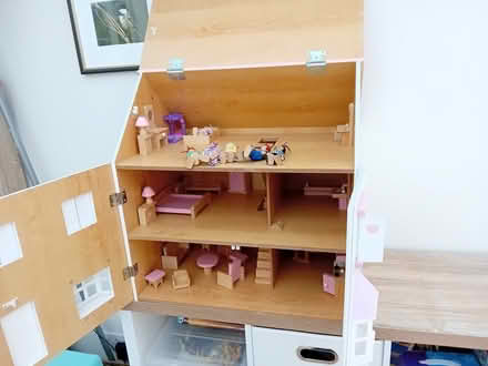Photo of free 3 storey dolls house (Cubbington CV32) #4