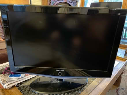 Photo of free Samsung tv 32 (CB7) #1
