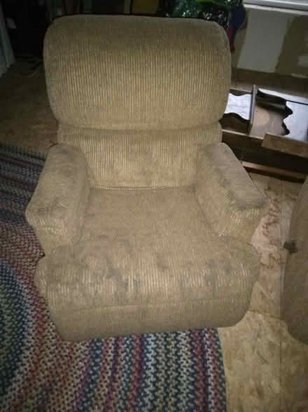 Photo of free recliner (Camas Washington) #1