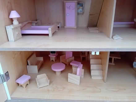 Photo of free 3 storey dolls house (Cubbington CV32) #2