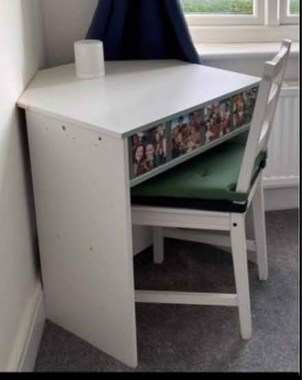 Photo of free Corner desk (Twickenham TW1) #1