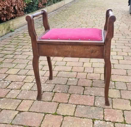 Photo of free Piano Stool (Datchworth Green SG3) #1