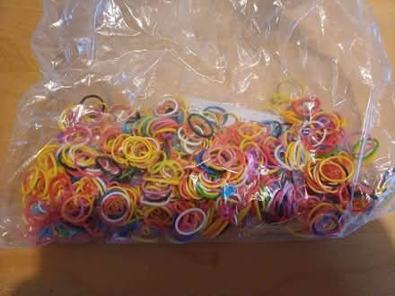 Photo of free Loom bands (AB15) #1
