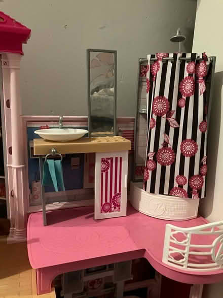 Photo of free Barbie house and furniture (Sheffield S6) #3