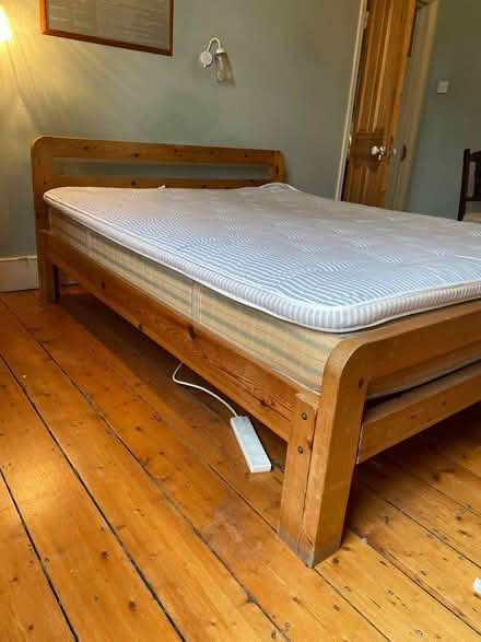 Photo of free Wooden bed, think it’s a king size (Stoke Newington N16) #2
