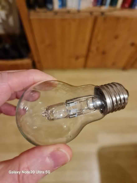 Photo of 42W halogen E27 bulb (Bishops Cleeve GL52) #2