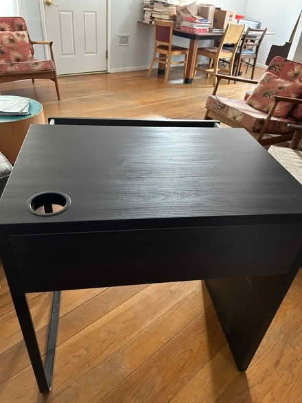 Photo of free Small desk (Redwood Heights) #1