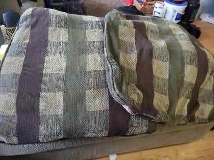 Photo of free 4 large square pillowcases (Oakville) #1