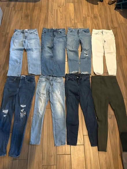 Photo of free Women’s size 6/8 (28/29) jeans (Southwest norman) #1