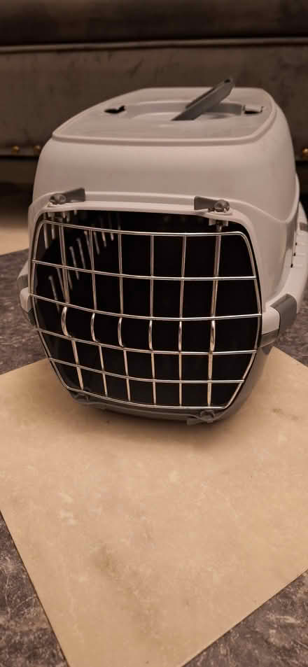 Photo of free Cat/small animal carrier (Mansfield NG18 2) #1