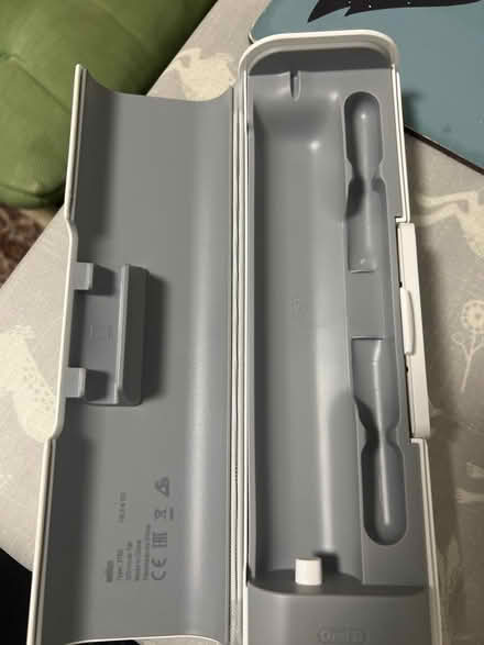 Photo of free Oral b charging case (croydon) #1