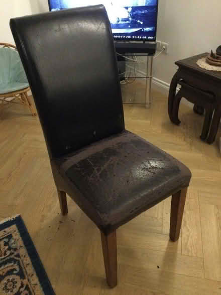 Photo of free 4 dining room chairs (Wheathampstead AL4) #2