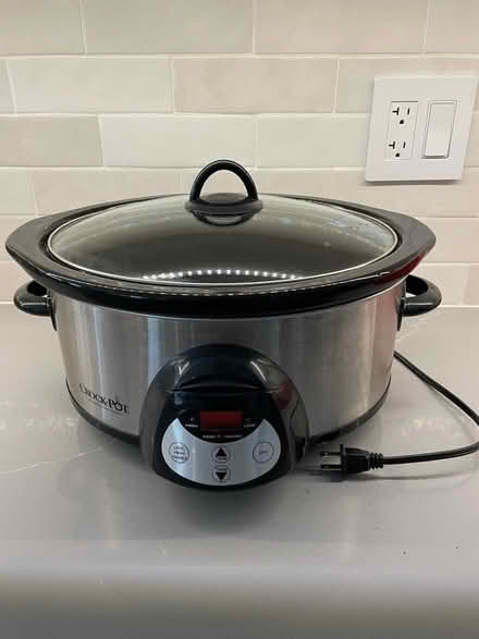 Photo of free Crockpot 6 quart (Hawthorne and Pleasant) #2