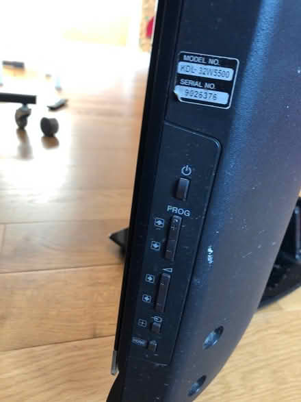 Photo of free 32" Sony TV (Baldock SG7) #3