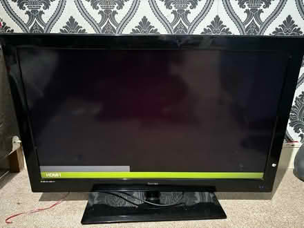Photo of free 40” lcd tv (Brentwood) #1