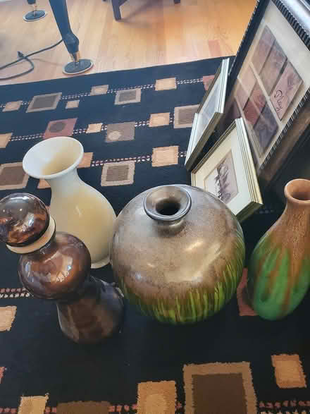 Photo of free Vase & Pictures (Harleysville PA) #2