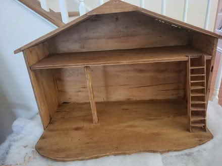 Photo of free Wooden stable for nativity figures (Severn) #1