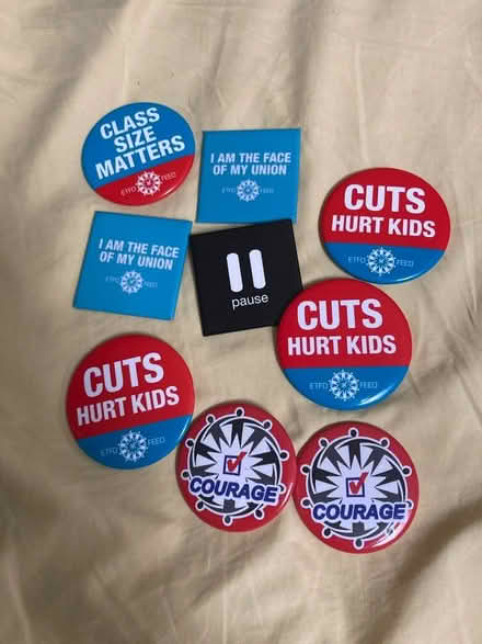 Photo of free 9 buttons (Beaches) #1