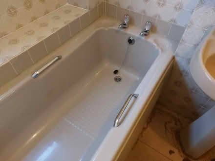 Photo of free Retro: Bath, toilet and basin set (Sandhurst Lane GL2) #3