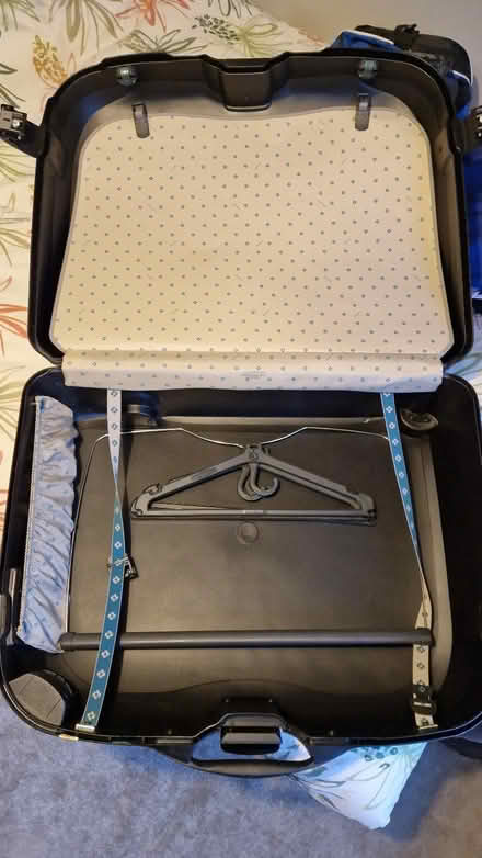 Photo of free Large Samsonite Hard Shell Suitcase (Kidlington OX5) #1