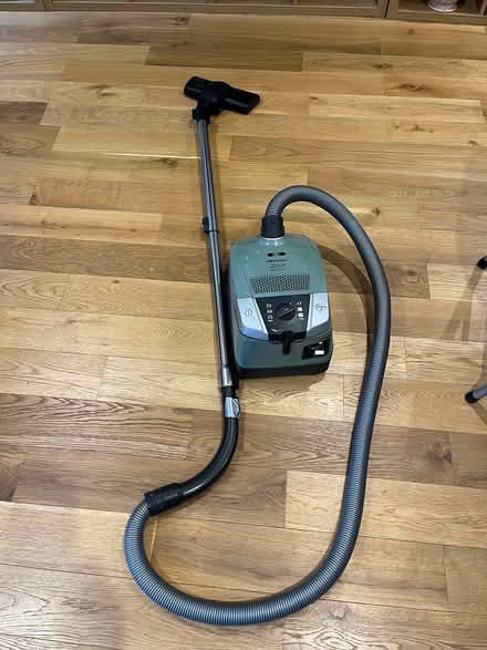 Photo of free Miele vacuum cleaner (needs repair) (London Fields E8) #2