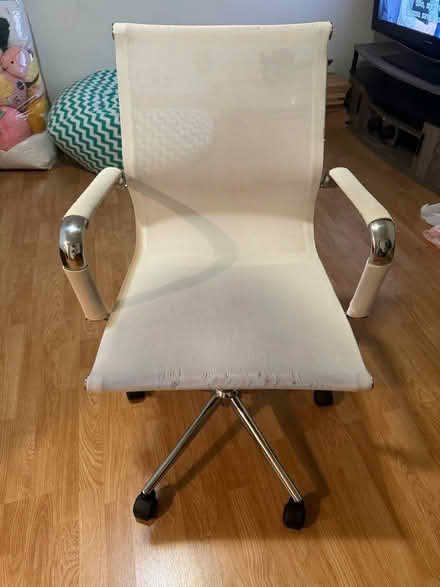 Photo of free White Canvas Office Chair (Vienna) #2