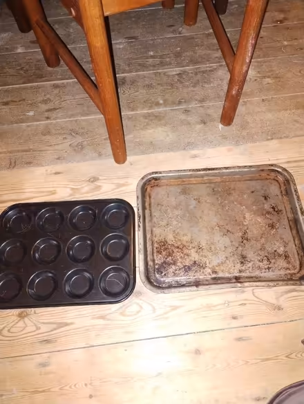Photo of free Two baking trays (Croydon) #1