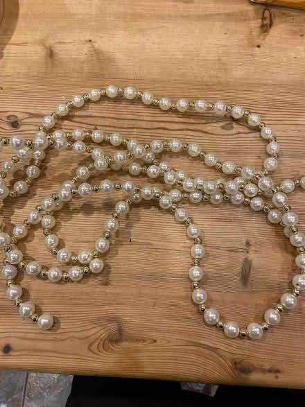 Photo of free String of pearl and gold Christmas decoration (Potters Bar EN6) #1