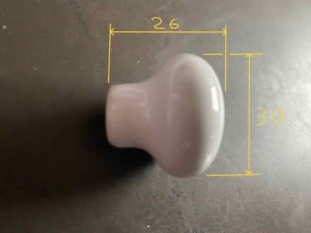 Photo of free Twelve White Porcelain Cupboard/Drawer Knobs (Wantage OX12) #4